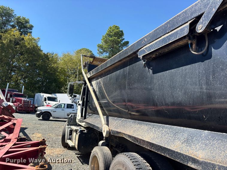 image for item YA5478 2019 Mack Granite dump truck