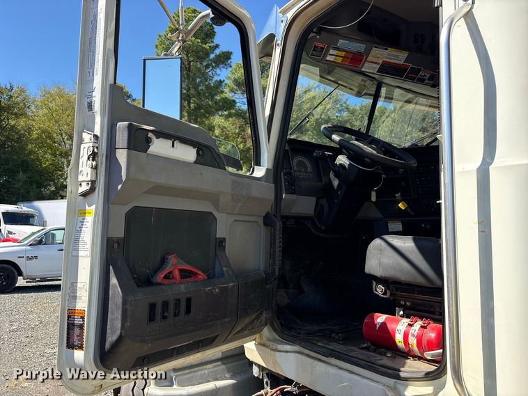 image for item YA5478 2019 Mack Granite dump truck