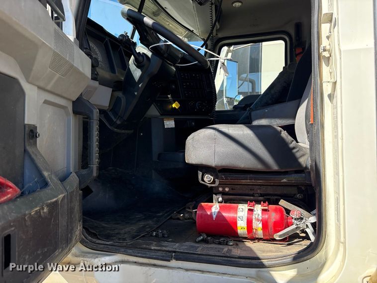 image for item YA5478 2019 Mack Granite dump truck