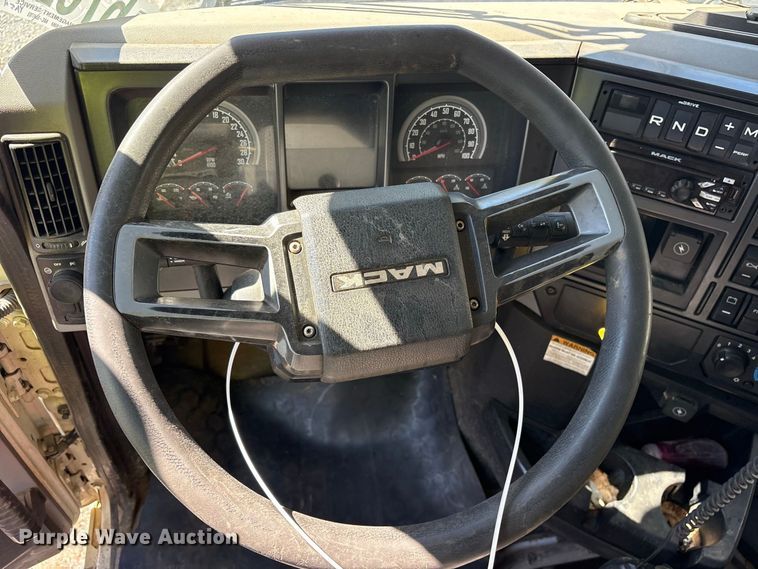 image for item YA5478 2019 Mack Granite dump truck