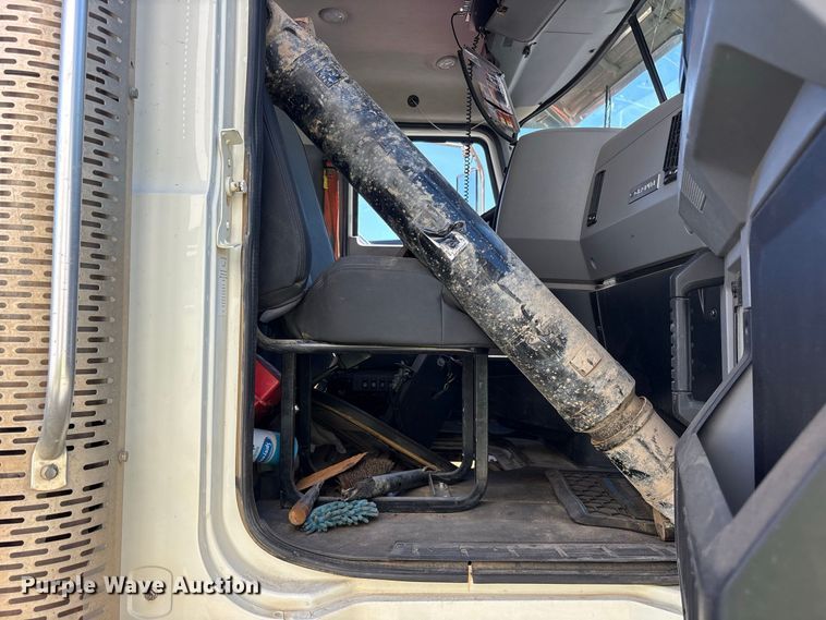 image for item YA5478 2019 Mack Granite dump truck