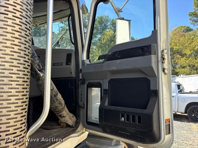 image for item YA5478 2019 Mack Granite dump truck