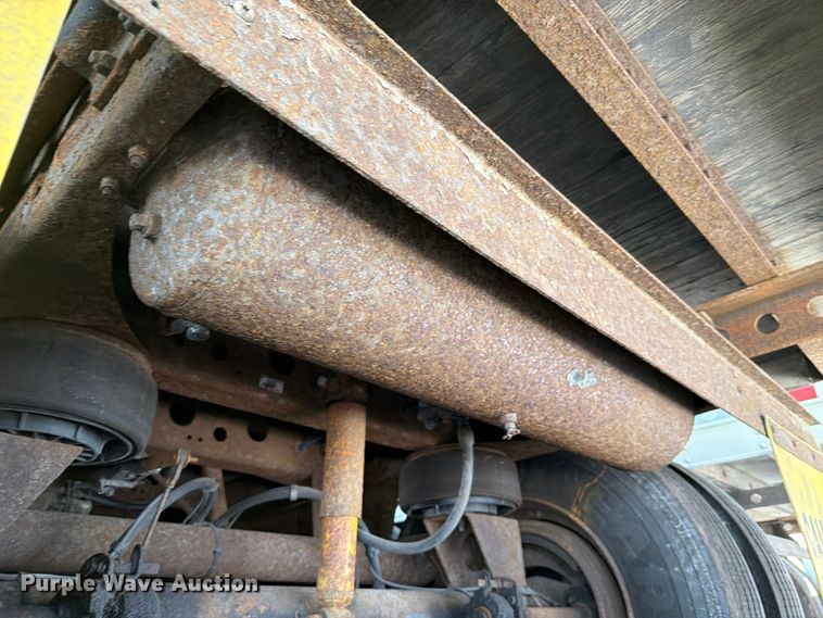 image for item YA5517 2005 Wabash DVCVHPC dry van trailer