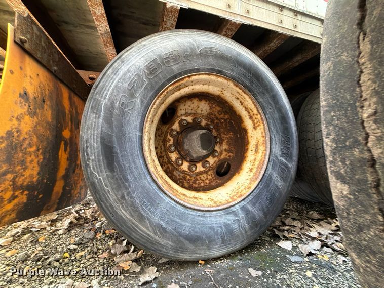 image for item YA5517 2005 Wabash DVCVHPC dry van trailer