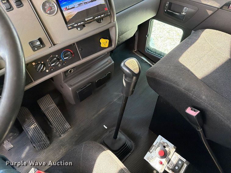 image for item YA5554 2014 Kenworth T270 dump truck