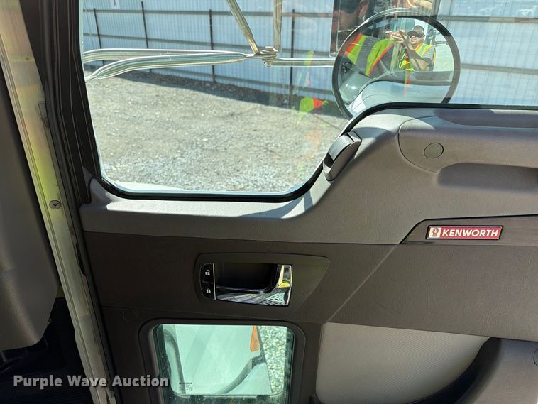 image for item YA5554 2014 Kenworth T270 dump truck