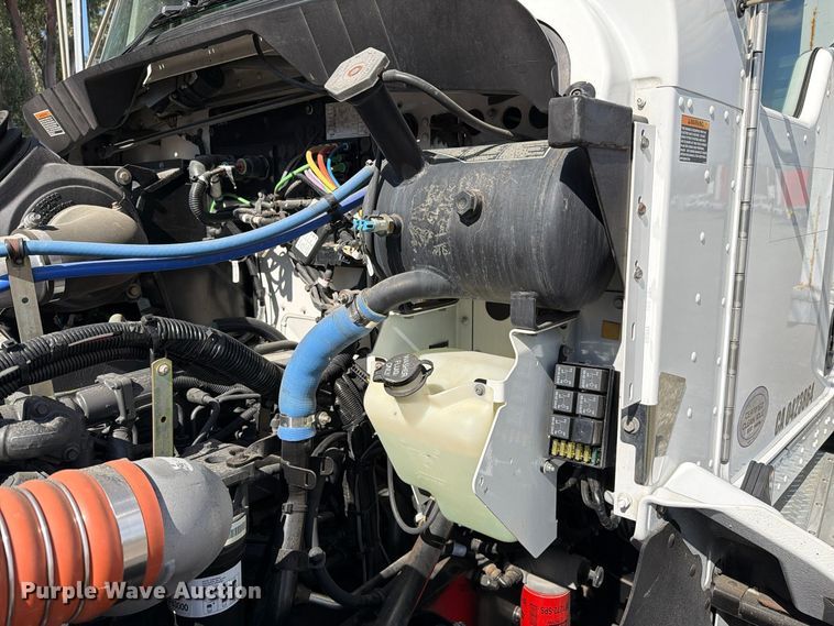 image for item YA5554 2014 Kenworth T270 dump truck
