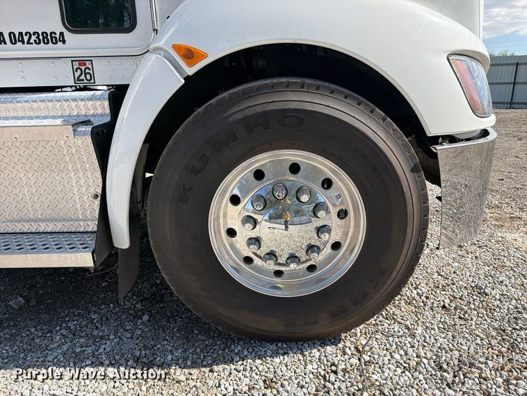 image for item YA5554 2014 Kenworth T270 dump truck
