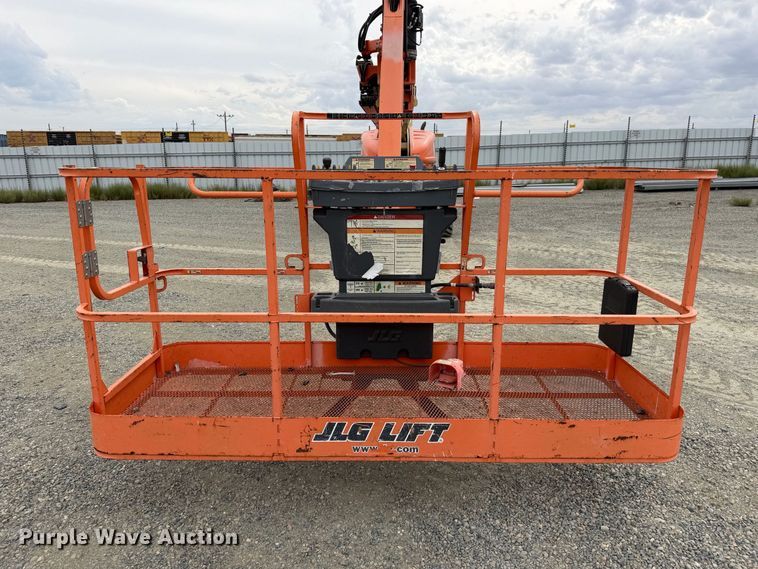 image for item YA5658 2007 JLG 1350SJP boom lift