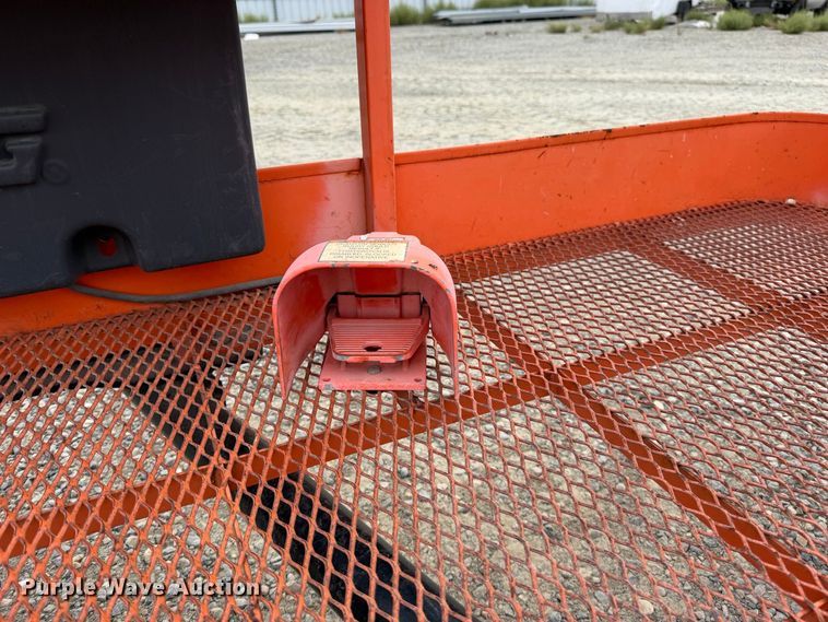 image for item YA5658 2007 JLG 1350SJP boom lift