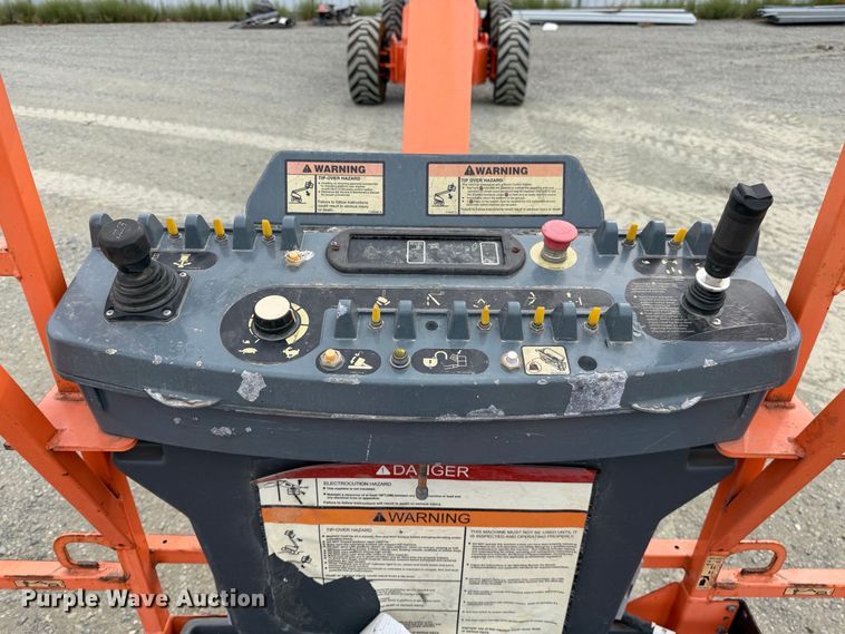 image for item YA5658 2007 JLG 1350SJP boom lift