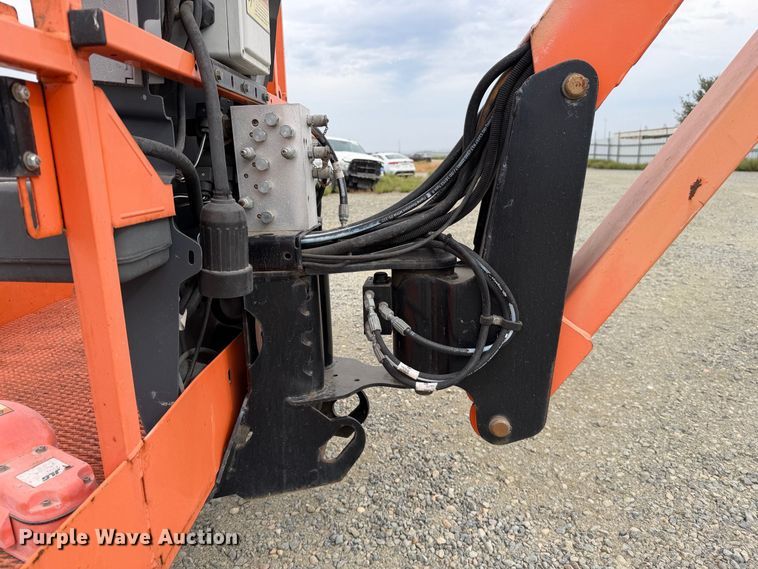 image for item YA5658 2007 JLG 1350SJP boom lift