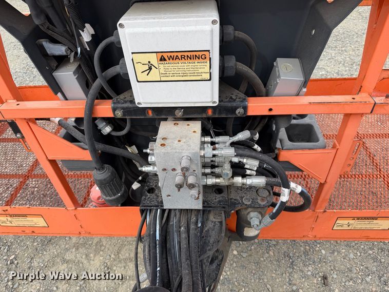 image for item YA5658 2007 JLG 1350SJP boom lift