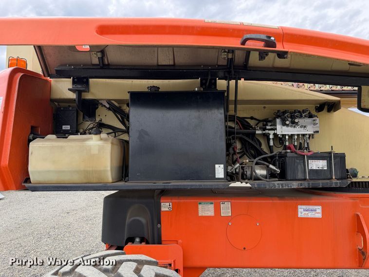 image for item YA5658 2007 JLG 1350SJP boom lift