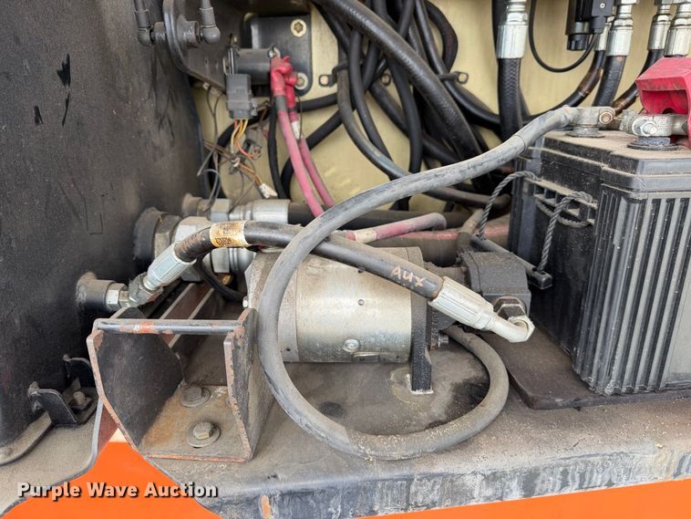image for item YA5658 2007 JLG 1350SJP boom lift