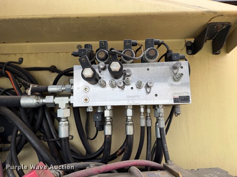image for item YA5658 2007 JLG 1350SJP boom lift