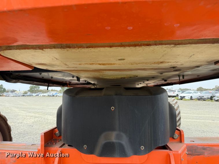 image for item YA5658 2007 JLG 1350SJP boom lift
