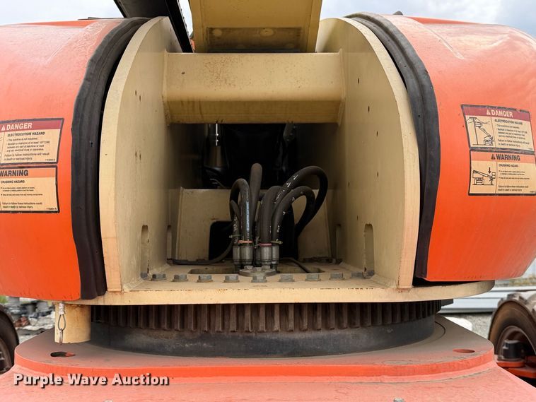 image for item YA5658 2007 JLG 1350SJP boom lift