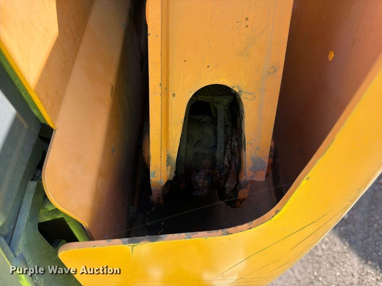 image for item YA5773 2016 Case SV280 skid steer loader