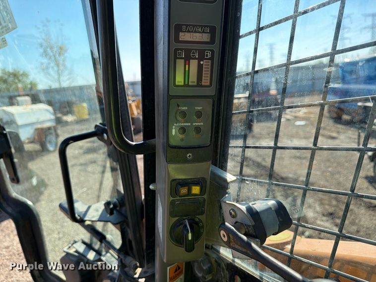 image for item YA5773 2016 Case SV280 skid steer loader