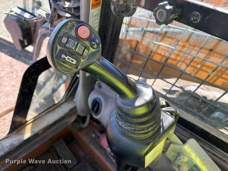 image for item YA5773 2016 Case SV280 skid steer loader