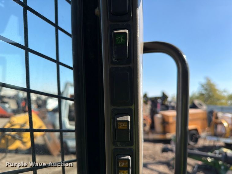 image for item YA5773 2016 Case SV280 skid steer loader