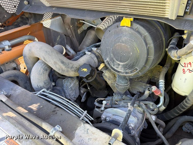 image for item YA5773 2016 Case SV280 skid steer loader