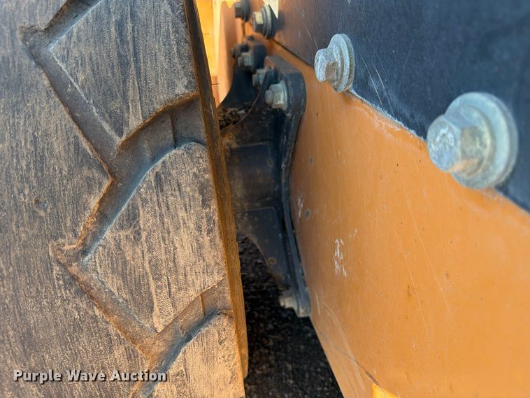 image for item YA5773 2016 Case SV280 skid steer loader