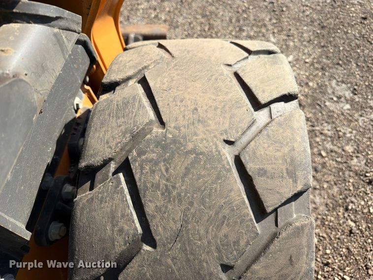 image for item YA5773 2016 Case SV280 skid steer loader