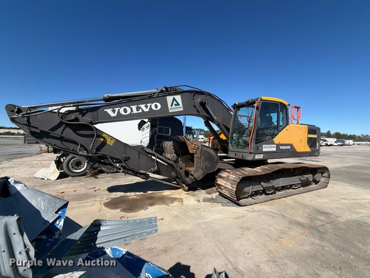 image for item YA5774 2022 Volvo EC220 EL excavator