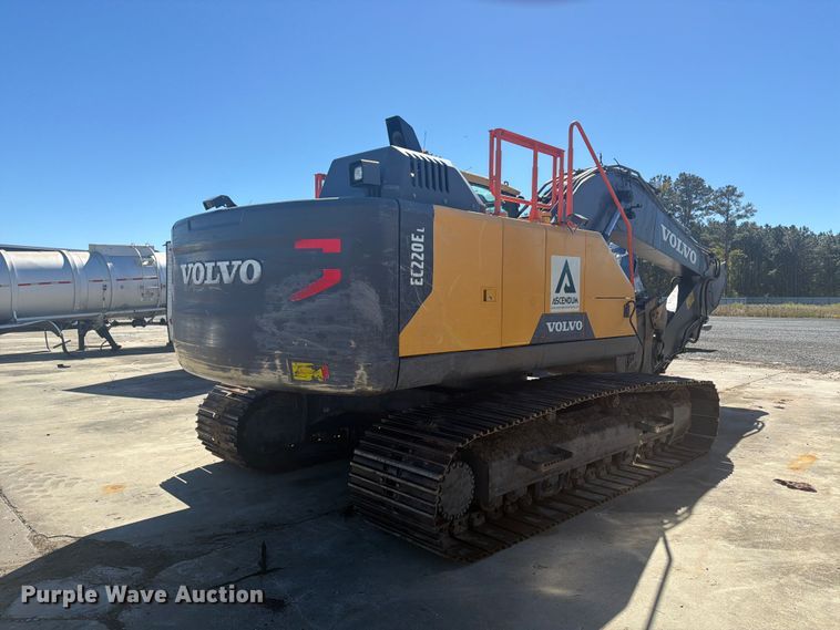 image for item YA5774 2022 Volvo EC220 EL excavator