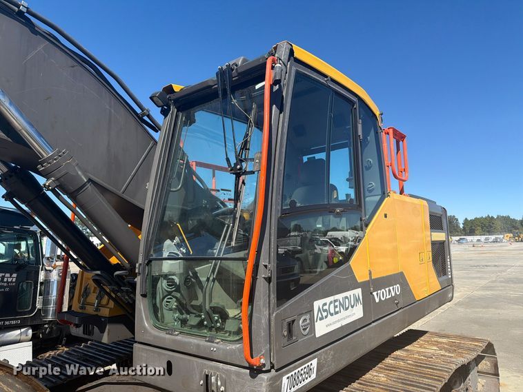 image for item YA5774 2022 Volvo EC220 EL excavator