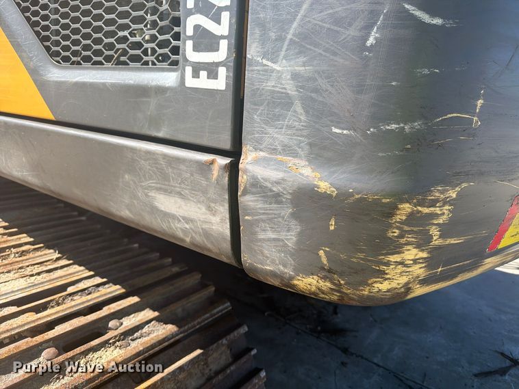 image for item YA5774 2022 Volvo EC220 EL excavator