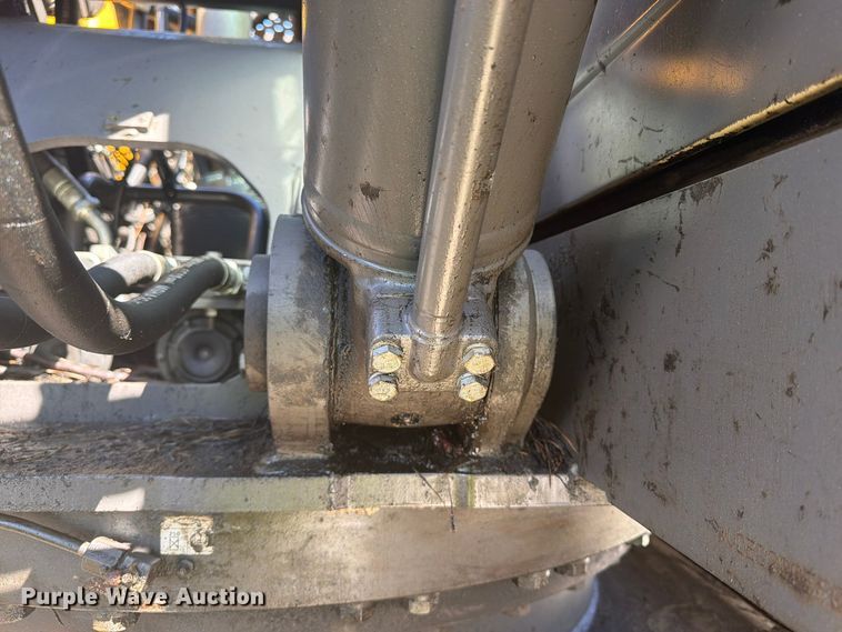 image for item YA5774 2022 Volvo EC220 EL excavator