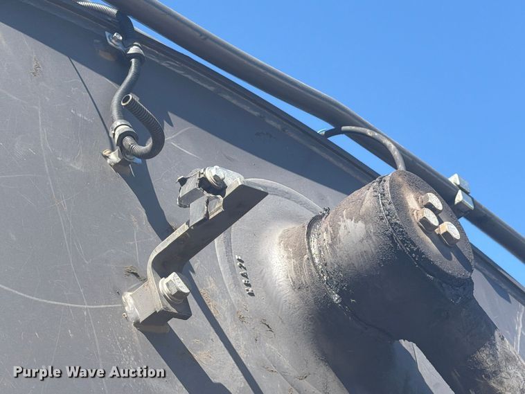 image for item YA5774 2022 Volvo EC220 EL excavator