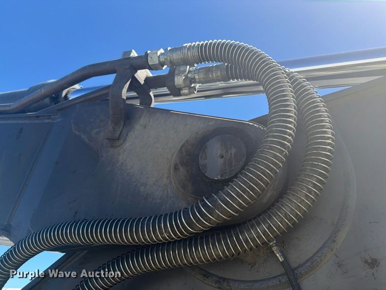 image for item YA5774 2022 Volvo EC220 EL excavator