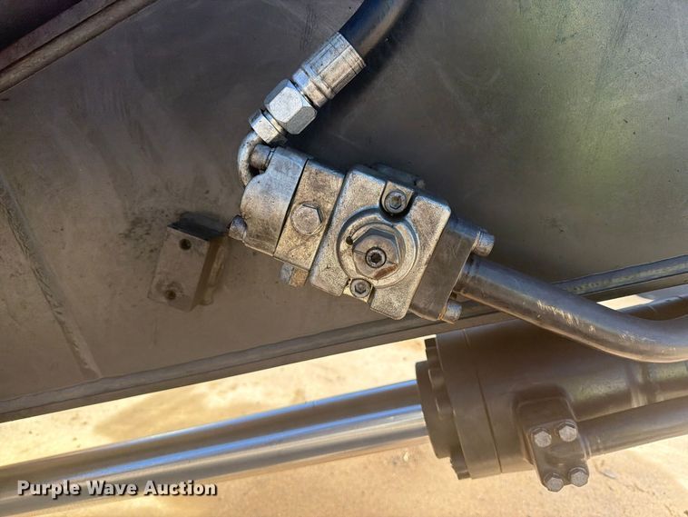image for item YA5774 2022 Volvo EC220 EL excavator