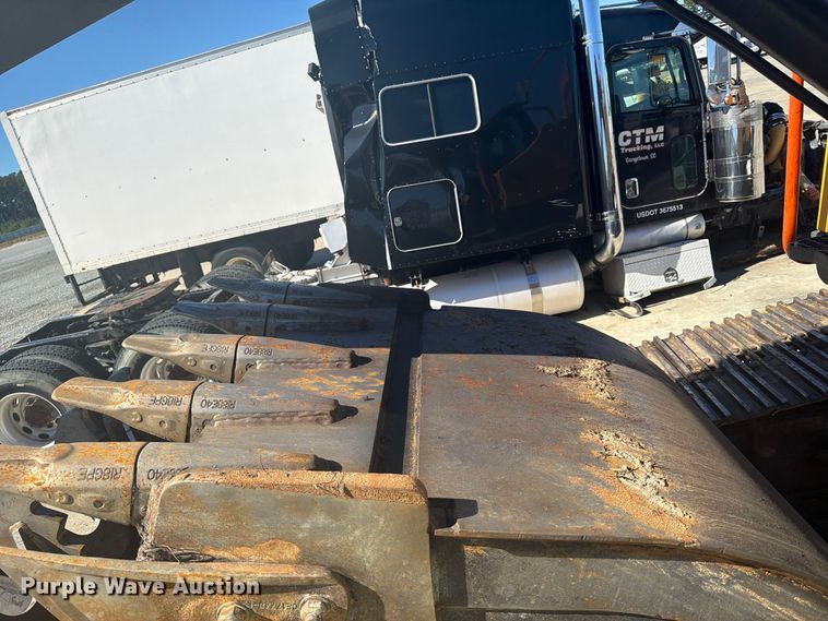 image for item YA5774 2022 Volvo EC220 EL excavator