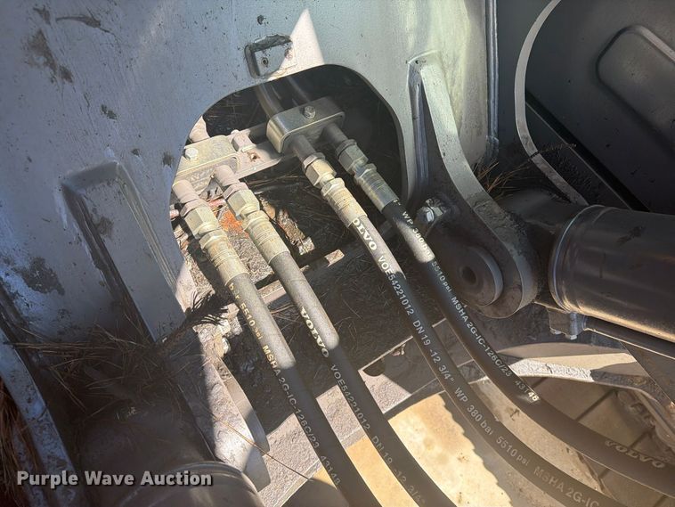 image for item YA5774 2022 Volvo EC220 EL excavator