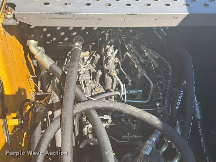 image for item YA5774 2022 Volvo EC220 EL excavator