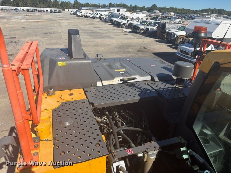 image for item YA5774 2022 Volvo EC220 EL excavator