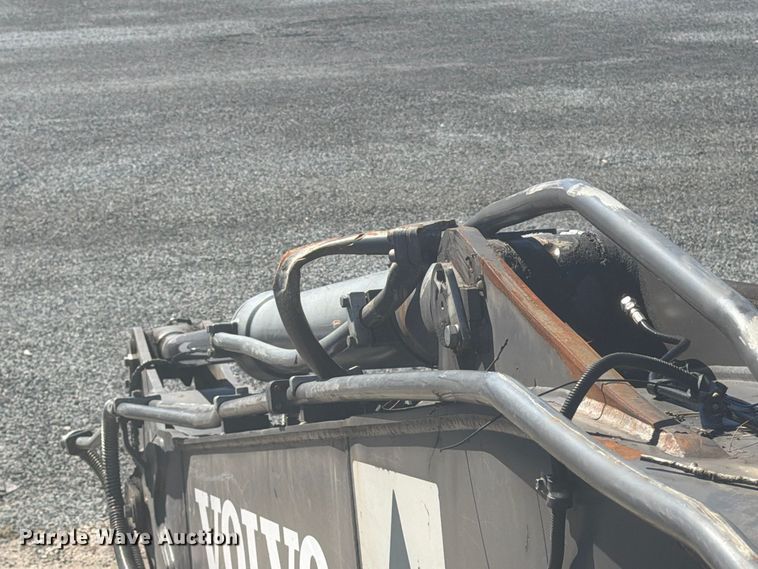 image for item YA5774 2022 Volvo EC220 EL excavator