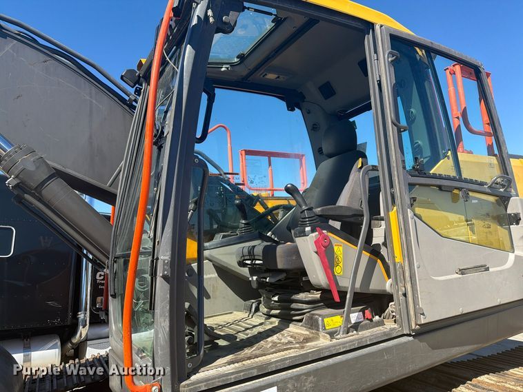 image for item YA5774 2022 Volvo EC220 EL excavator