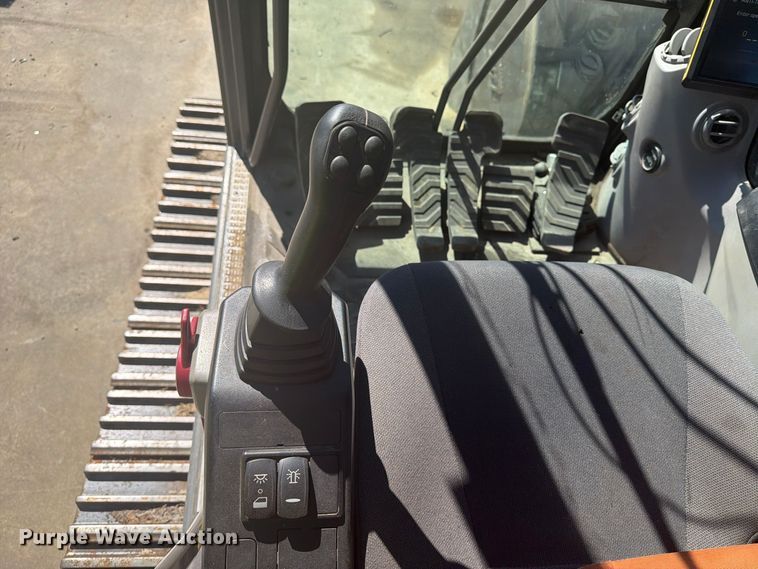 image for item YA5774 2022 Volvo EC220 EL excavator