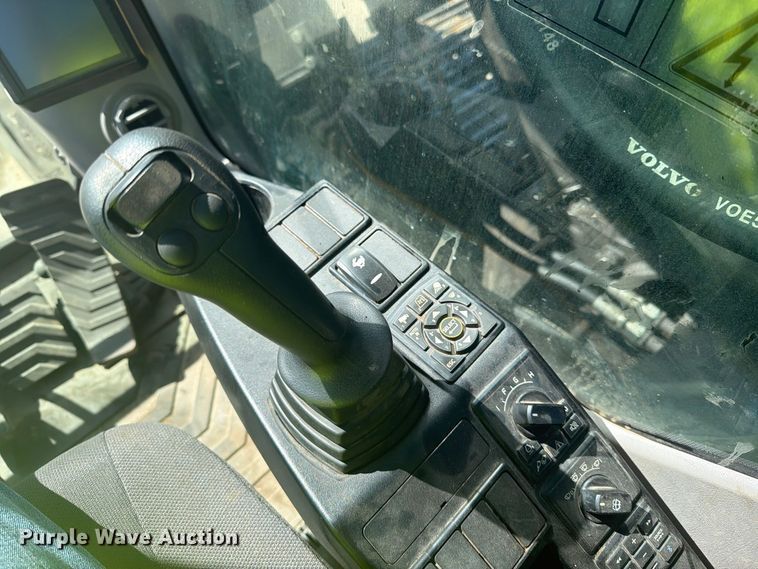 image for item YA5774 2022 Volvo EC220 EL excavator
