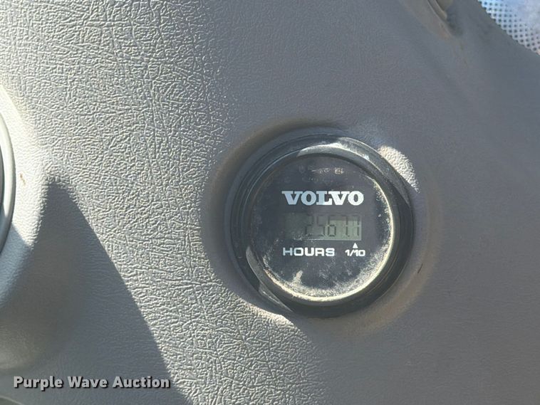 image for item YA5774 2022 Volvo EC220 EL excavator