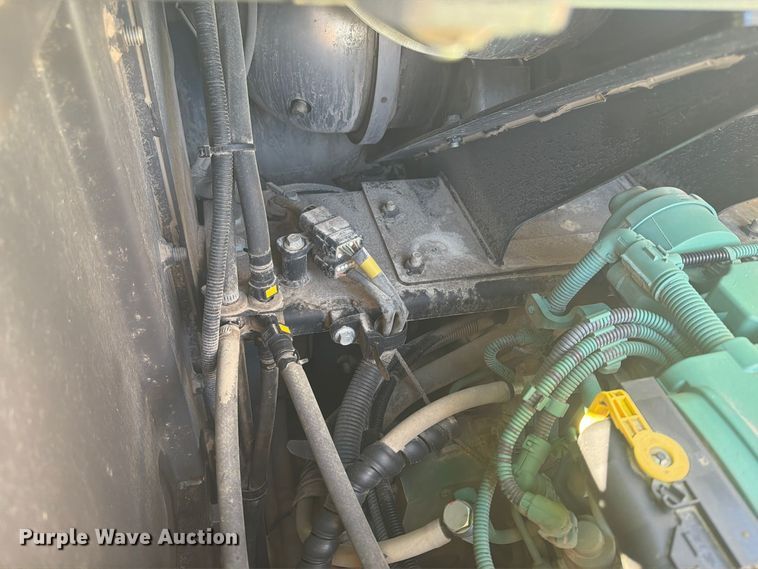 image for item YA5774 2022 Volvo EC220 EL excavator