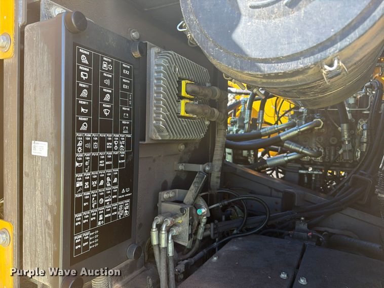 image for item YA5774 2022 Volvo EC220 EL excavator