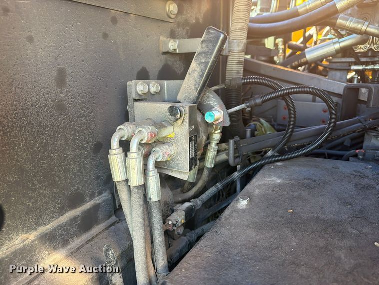 image for item YA5774 2022 Volvo EC220 EL excavator