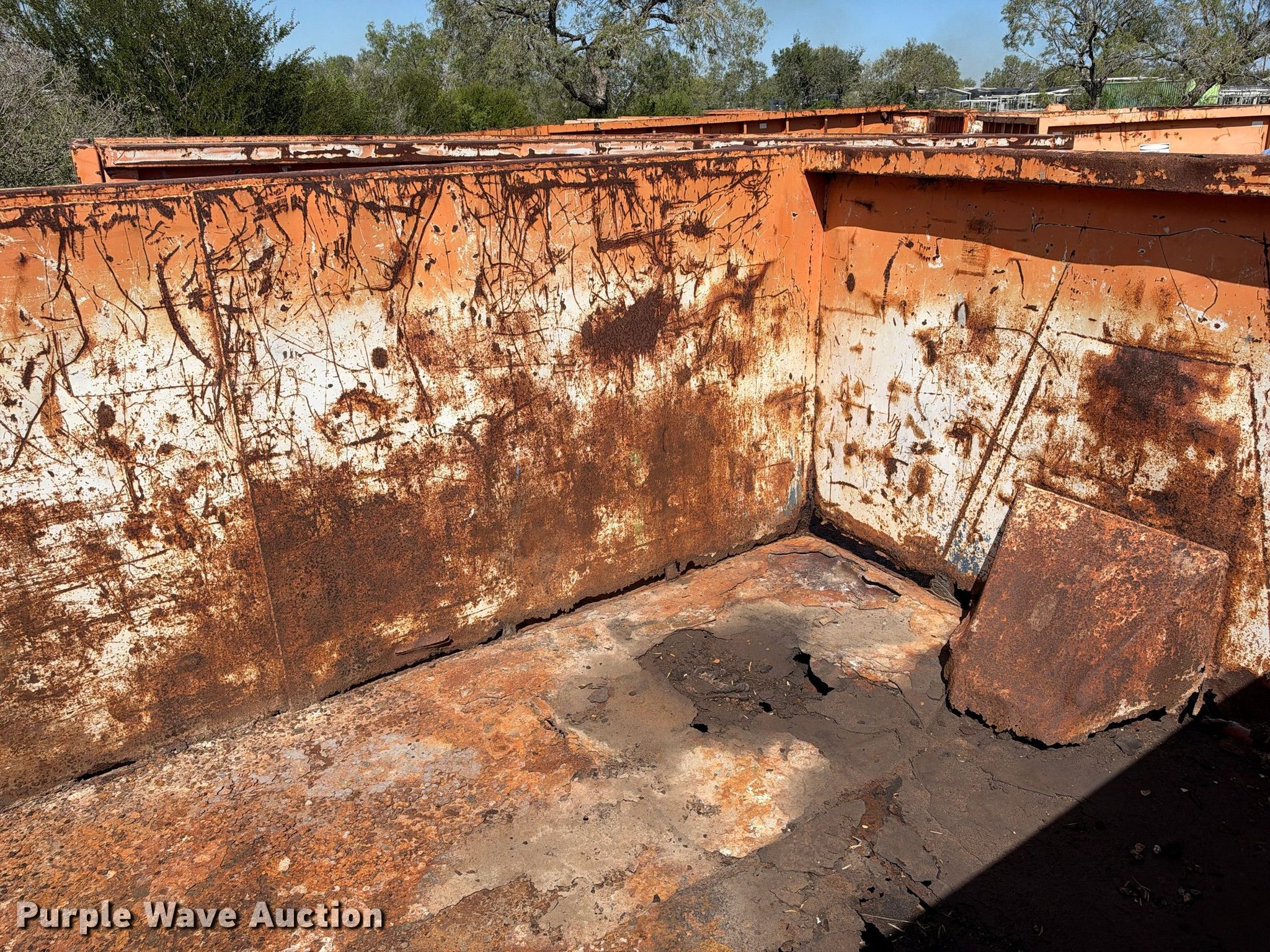 Roll-off container in Kenedy, TX | Item DU1560 for sale | Purple Wave